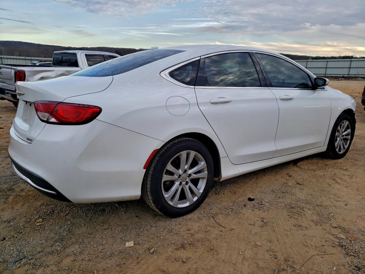 2015 CHRYSLER 200 LIMITED photo 3