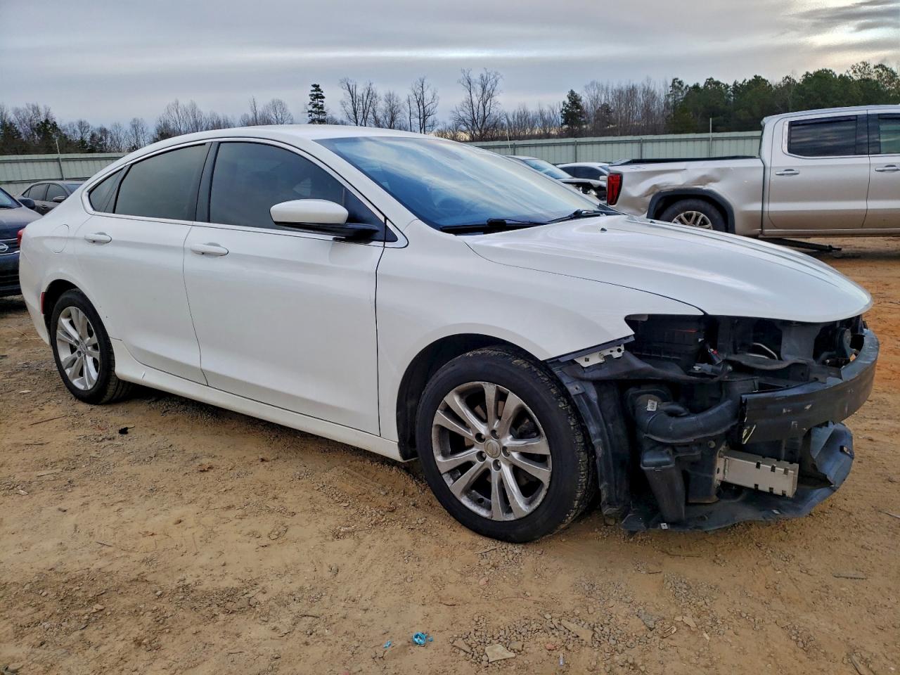 2015 CHRYSLER 200 LIMITED photo 4
