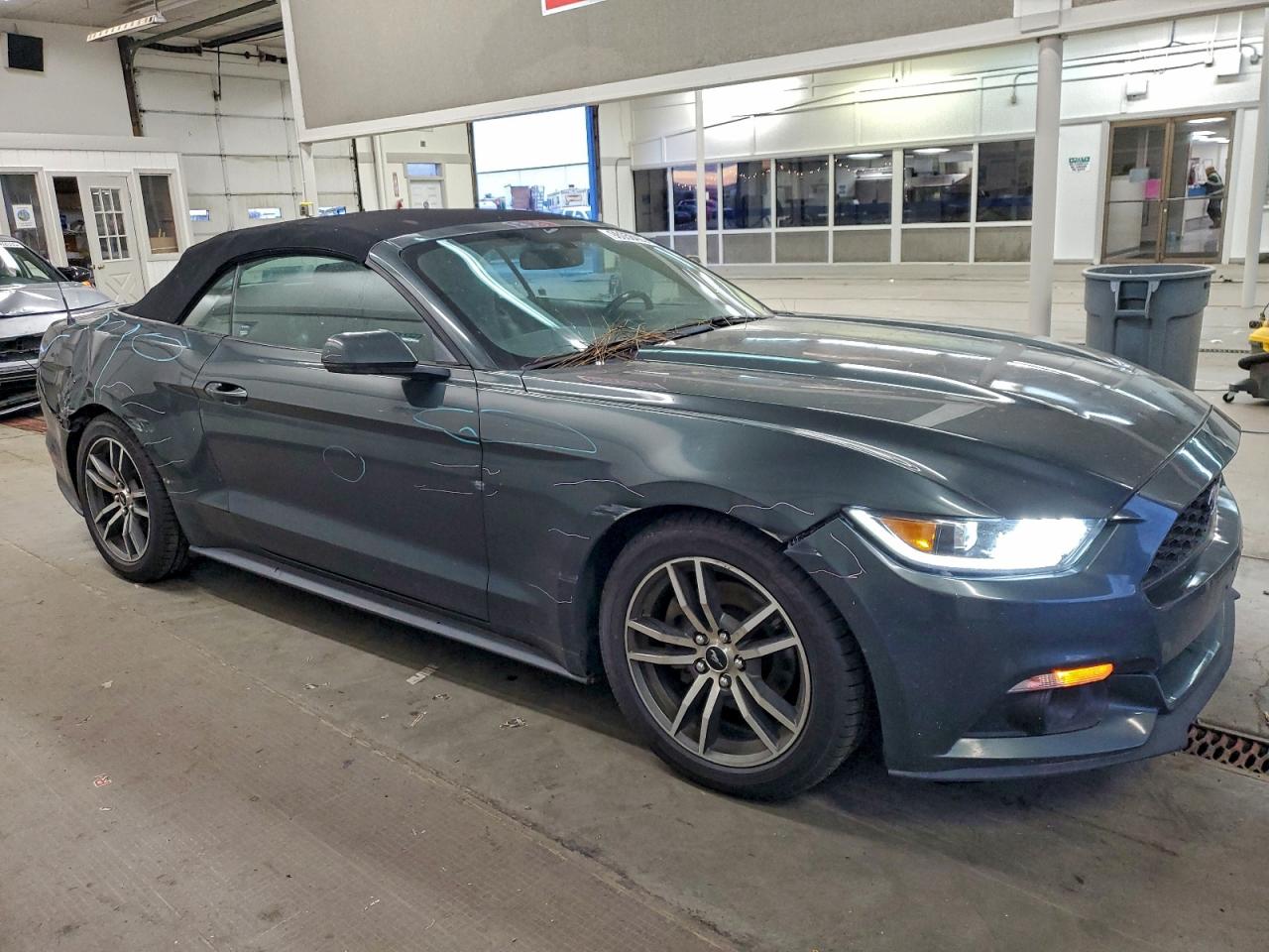 2015 FORD MUSTANG photo 4