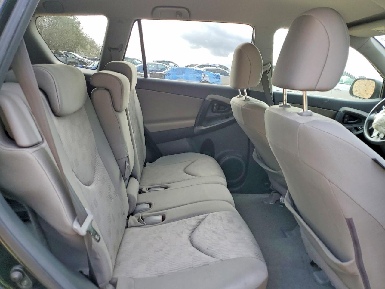 2011 TOYOTA RAV4 photo 21
