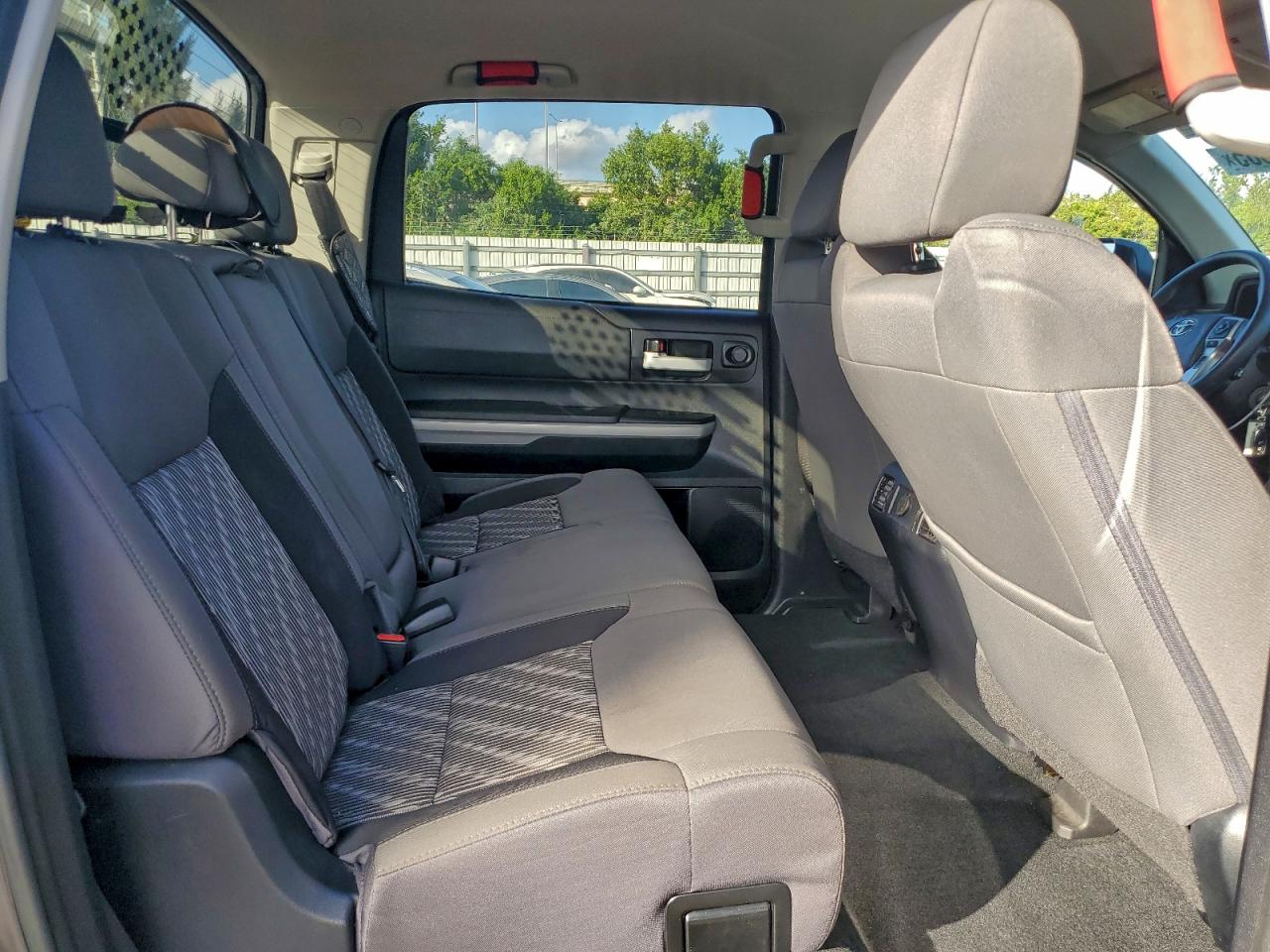 2018 TOYOTA TUNDRA CREWMAX SR5 photo 28
