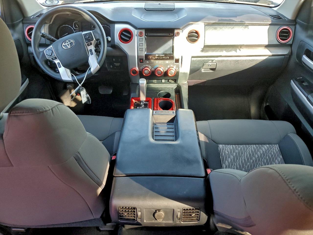 2018 TOYOTA TUNDRA CREWMAX SR5 photo 22