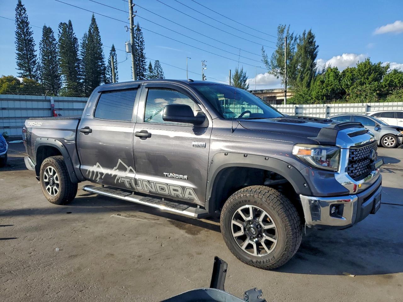 2018 TOYOTA TUNDRA CREWMAX SR5 photo 10