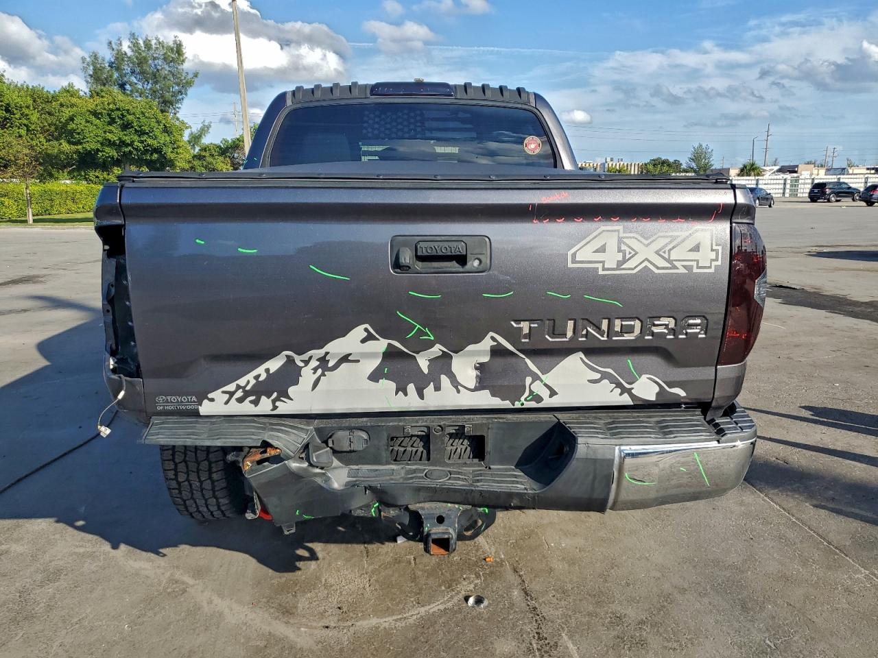 2018 TOYOTA TUNDRA CREWMAX SR5 photo 16