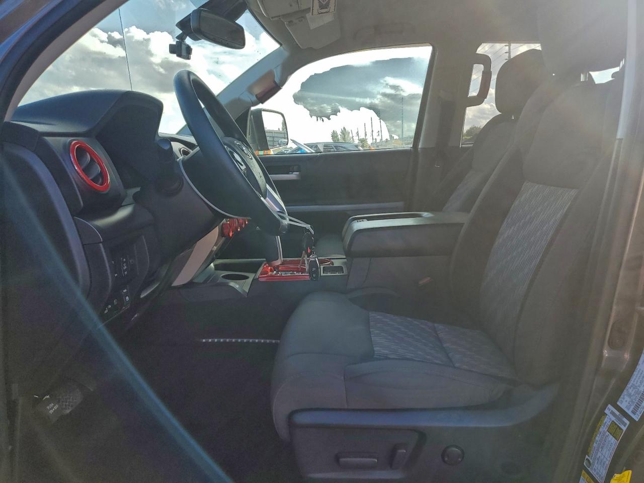 2018 TOYOTA TUNDRA CREWMAX SR5 photo 19
