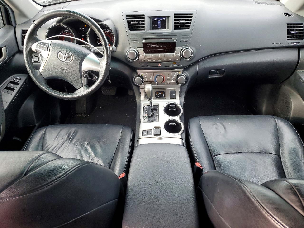 2012 TOYOTA HIGHLANDER BASE photo 8