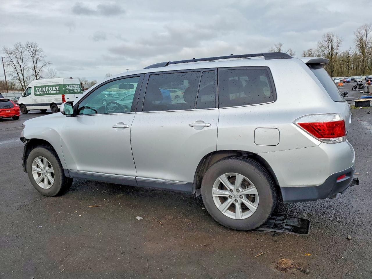 2012 TOYOTA HIGHLANDER BASE photo 2