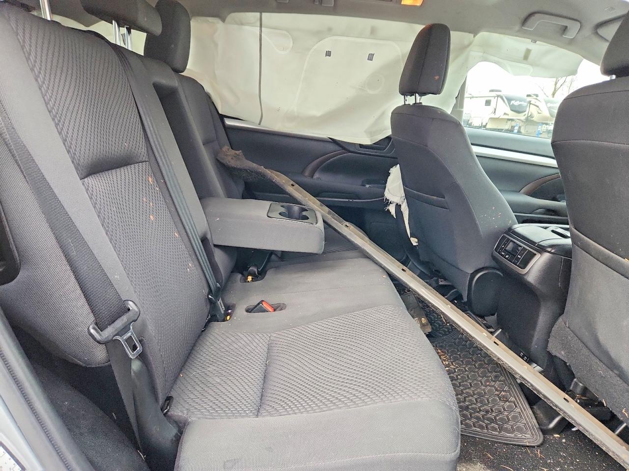 2019 TOYOTA HIGHLANDER LE photo 10
