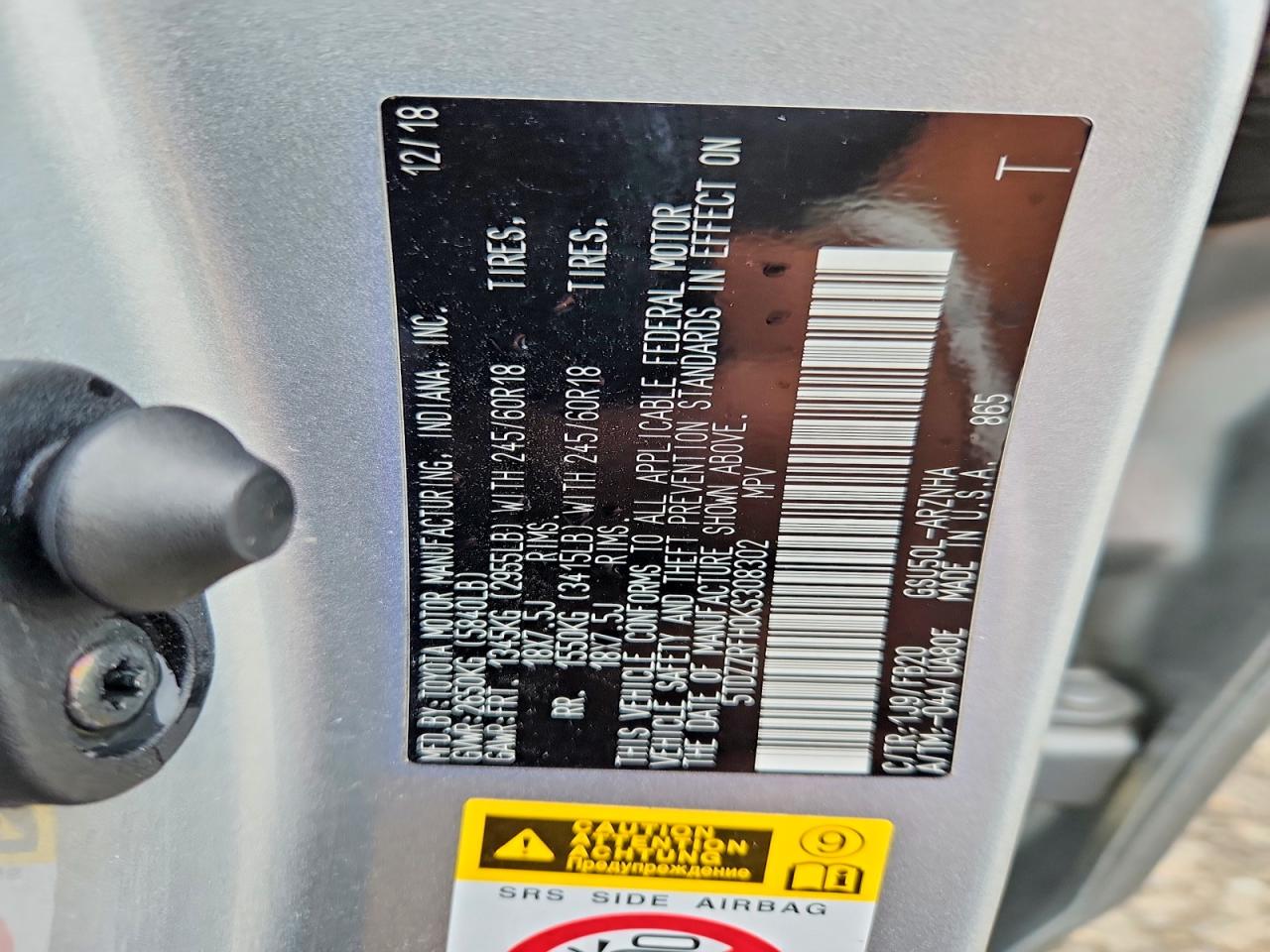 2019 TOYOTA HIGHLANDER LE photo 12