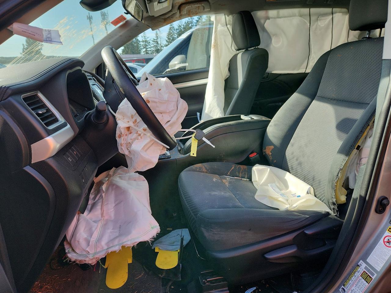 2019 TOYOTA HIGHLANDER LE photo 7