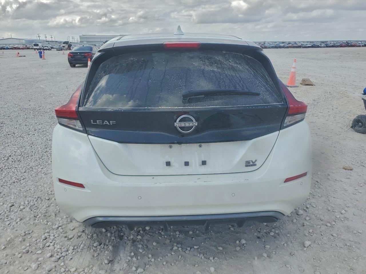 2023 NISSAN LEAF SV PLUS photo 6