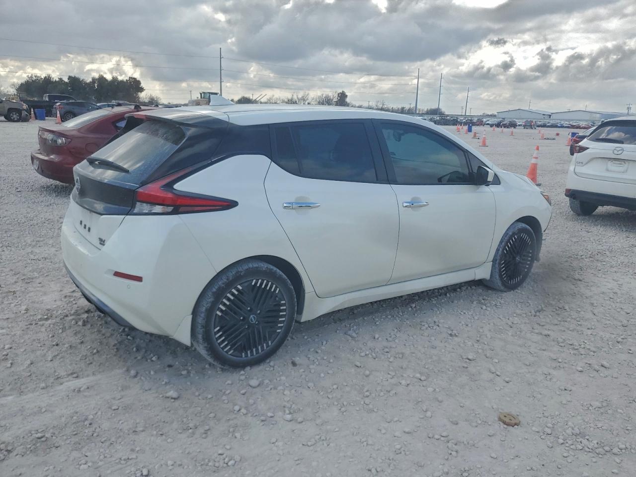 2023 NISSAN LEAF SV PLUS photo 3