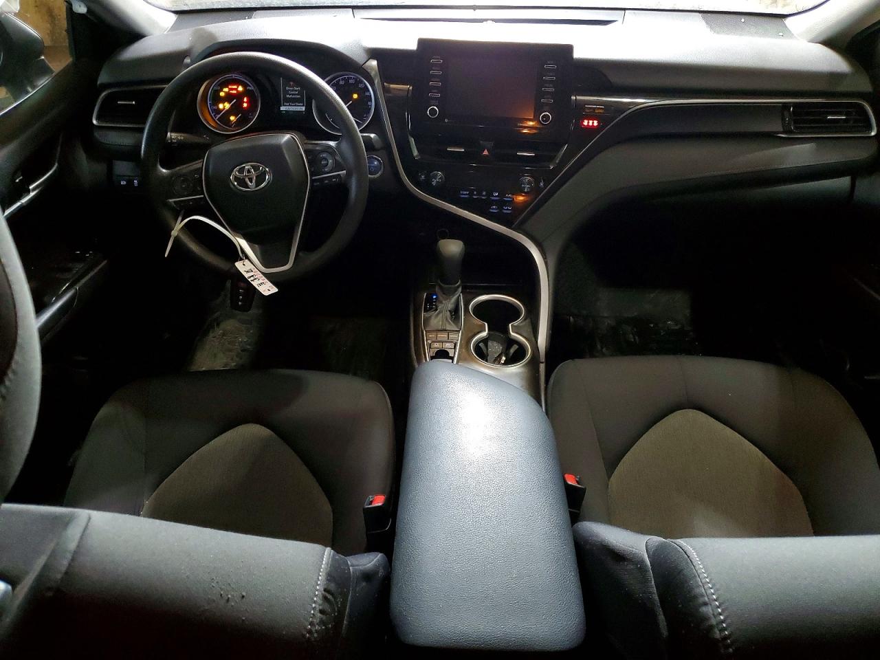 2021 TOYOTA CAMRY LE photo 15