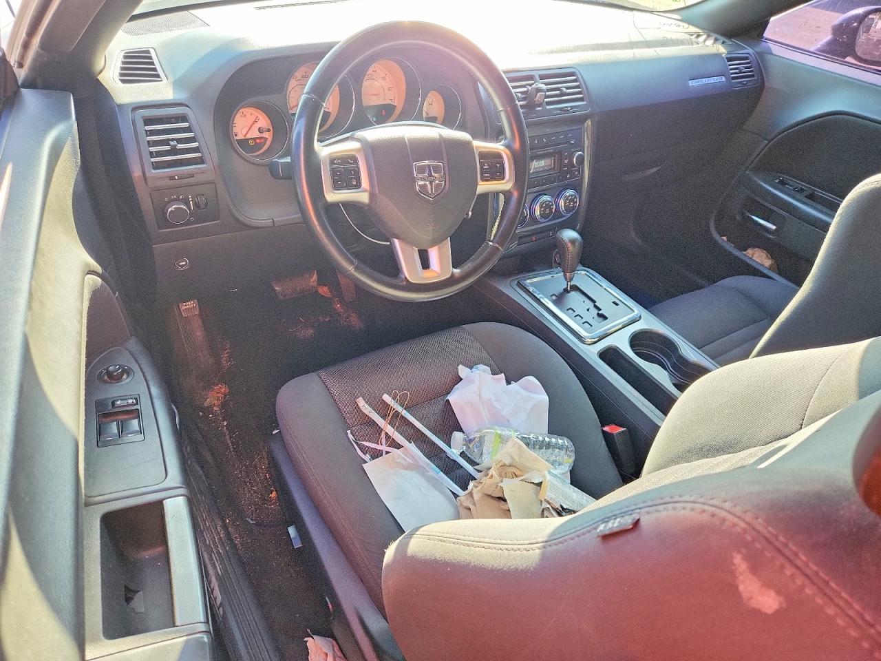 2012 DODGE CHALLENGER SXT photo 8