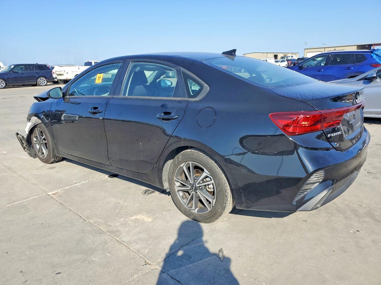 2023 KIA FORTE LX photo 4