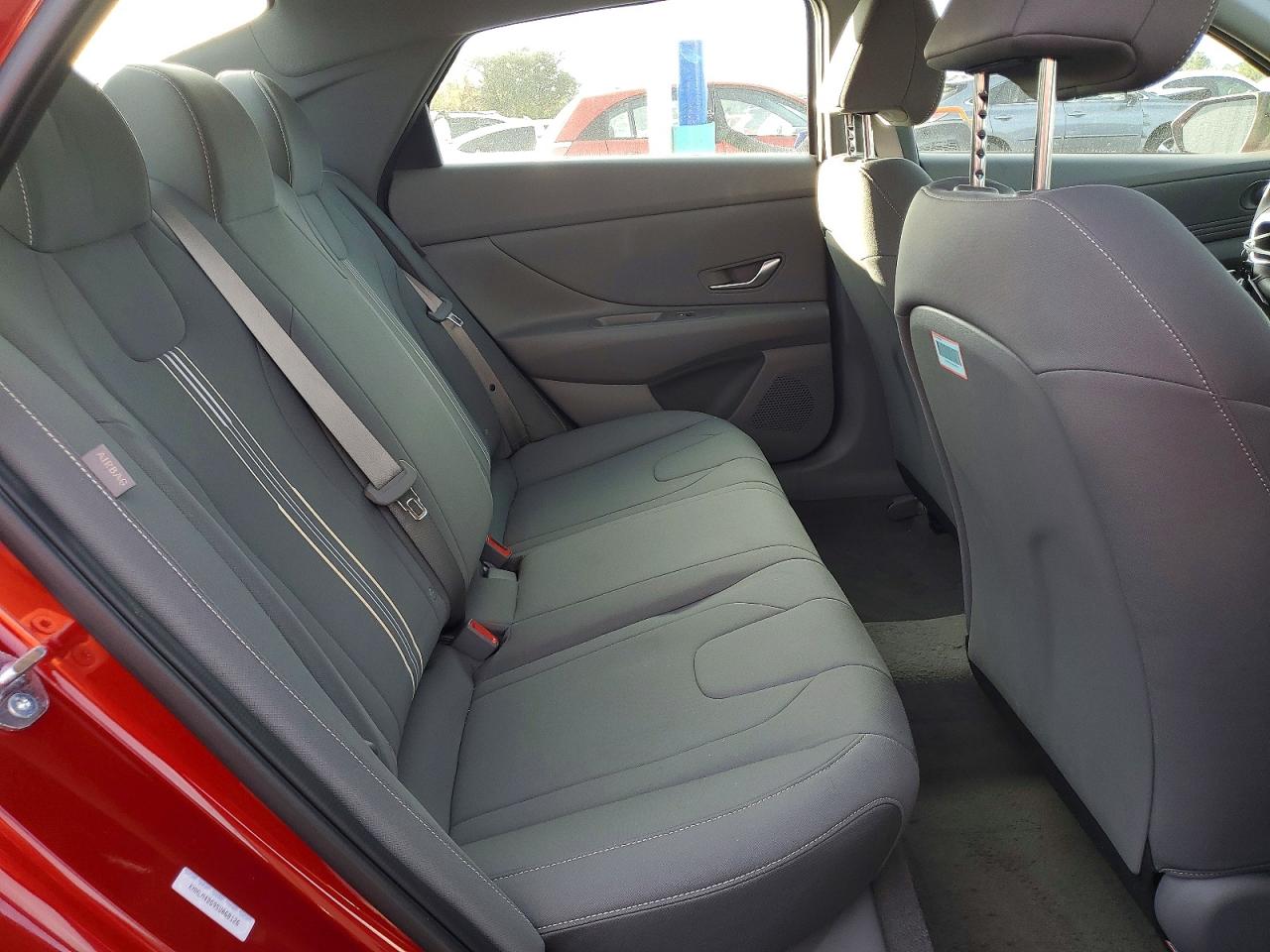 2025 HYUNDAI ELANTRA SEL SPORT photo 10