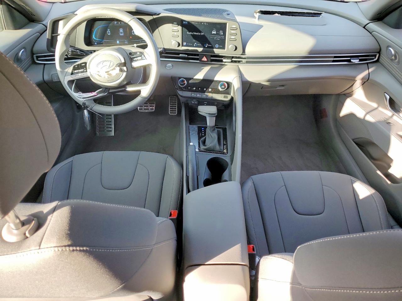 2025 HYUNDAI ELANTRA SEL SPORT photo 8