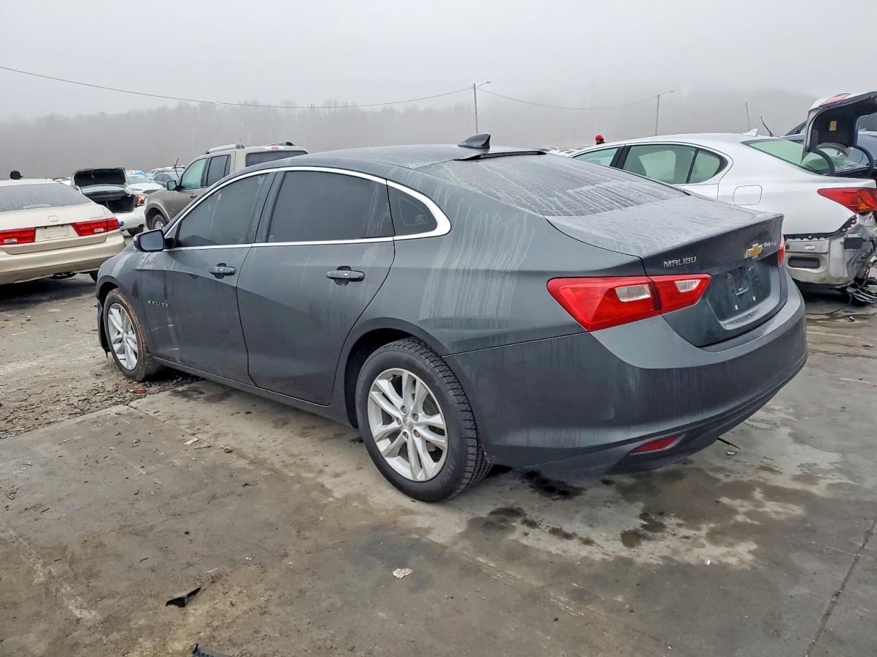 2018 CHEVROLET MALIBU LT photo 2