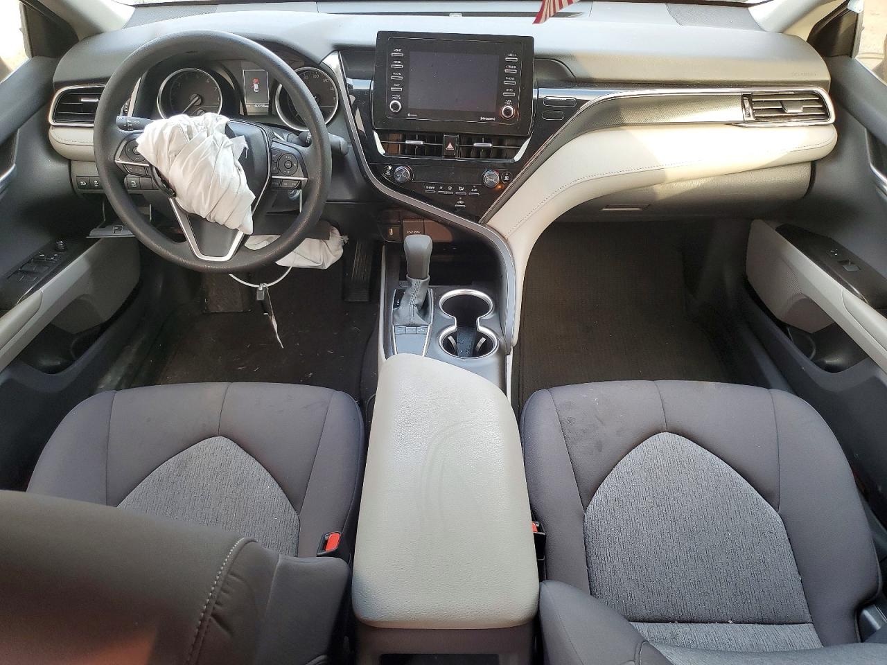 2024 TOYOTA CAMRY LE photo 8