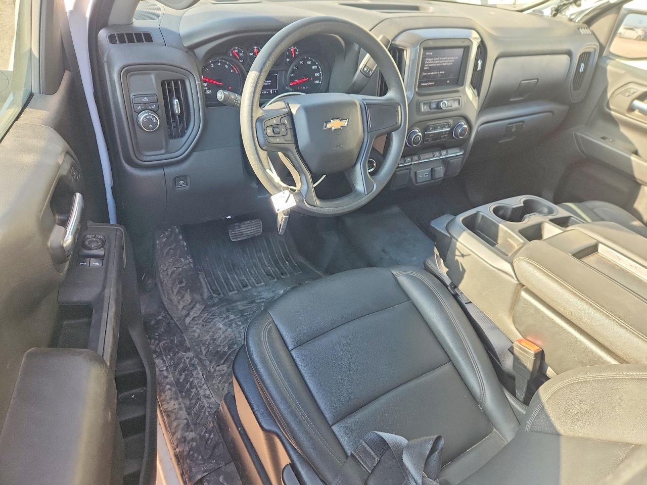 2024 CHEVROLET SILVERADO C1500 photo 8