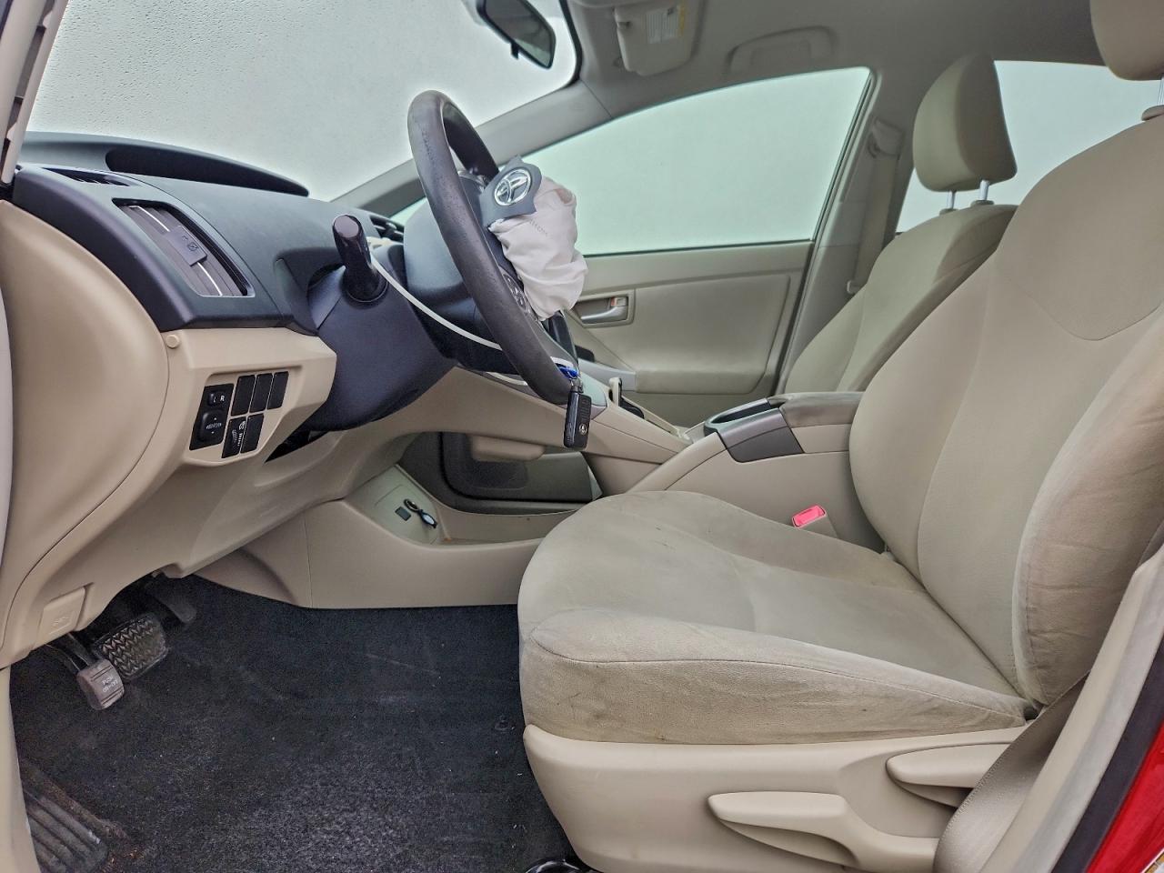 2013 TOYOTA PRIUS photo 7