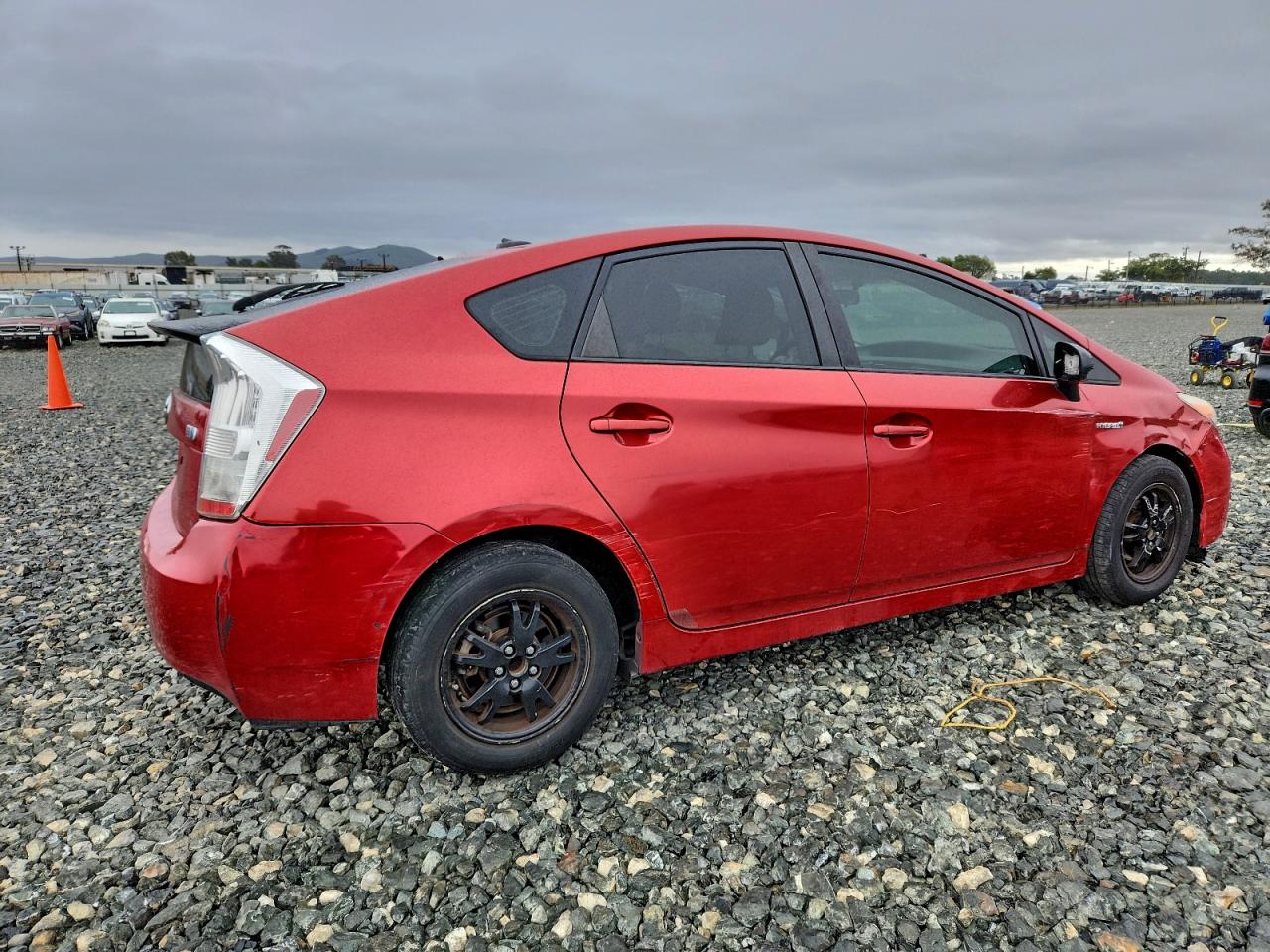 2013 TOYOTA PRIUS photo 3