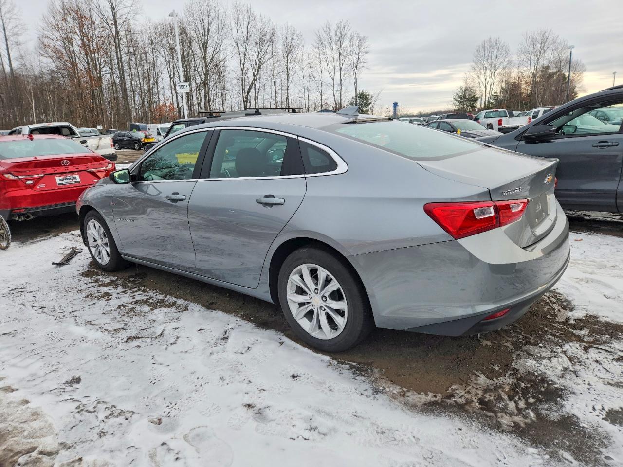 2025 CHEVROLET MALIBU LT photo 3