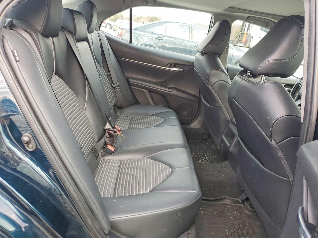 2020 TOYOTA CAMRY SE photo 10