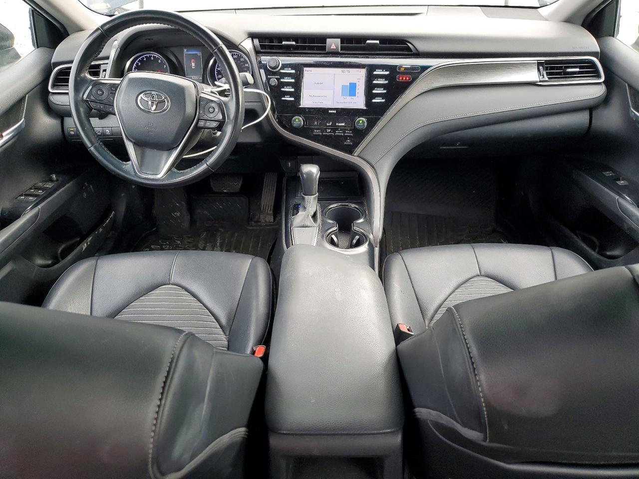 2020 TOYOTA CAMRY SE photo 8