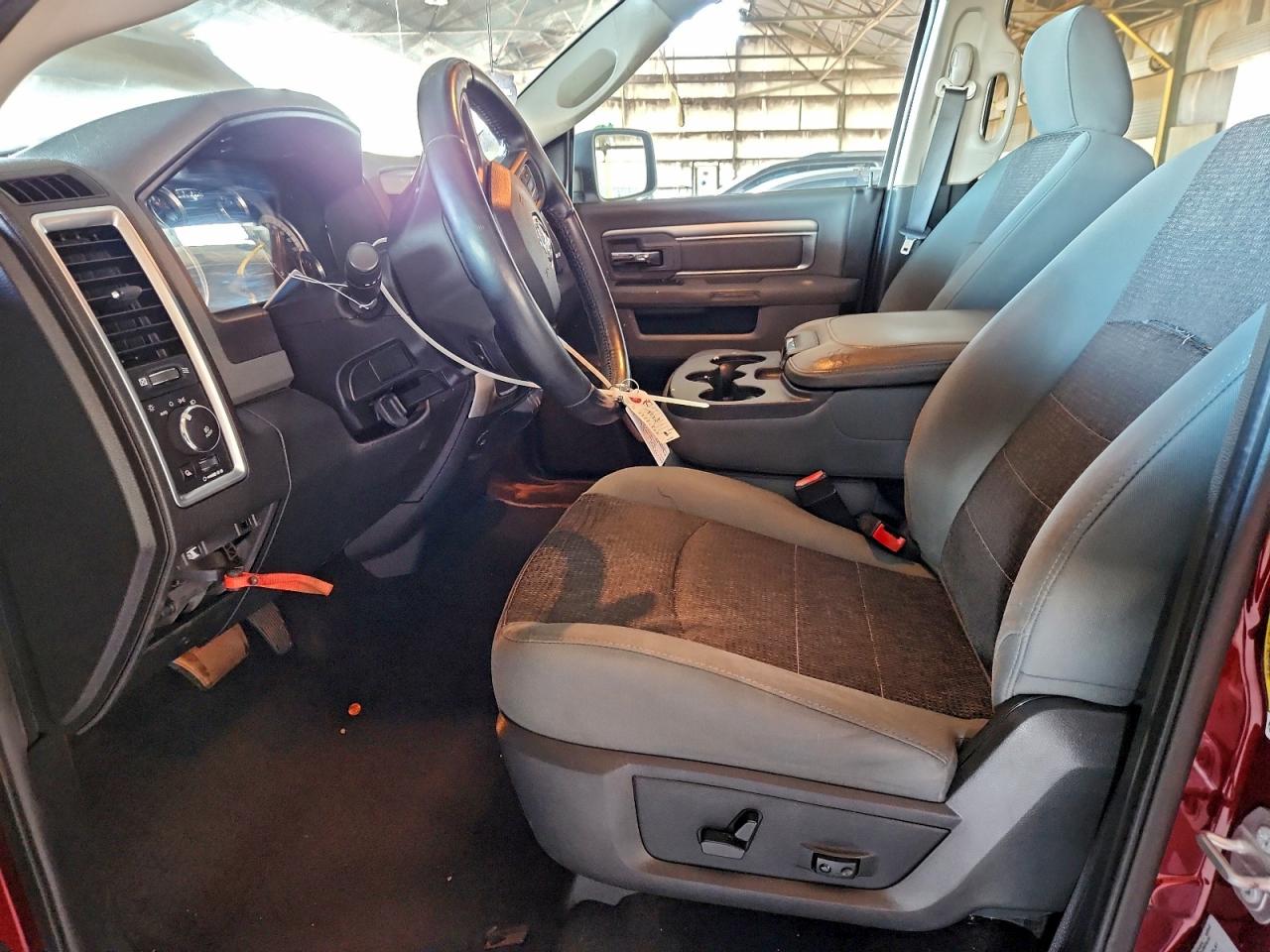 2017 RAM 1500 SLT photo 7