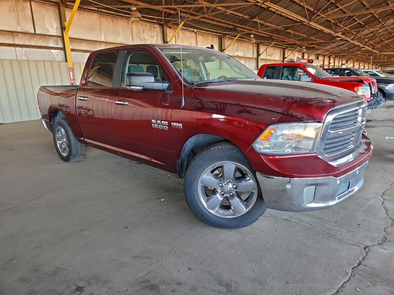 2017 RAM 1500 SLT photo 4