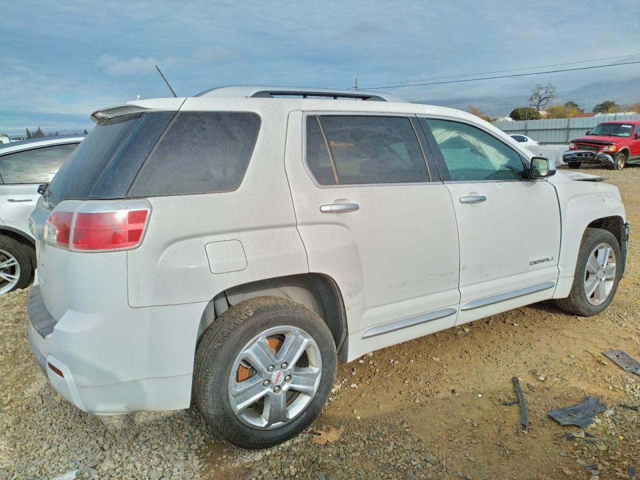 2013 GMC TERRAIN DENALI photo 3