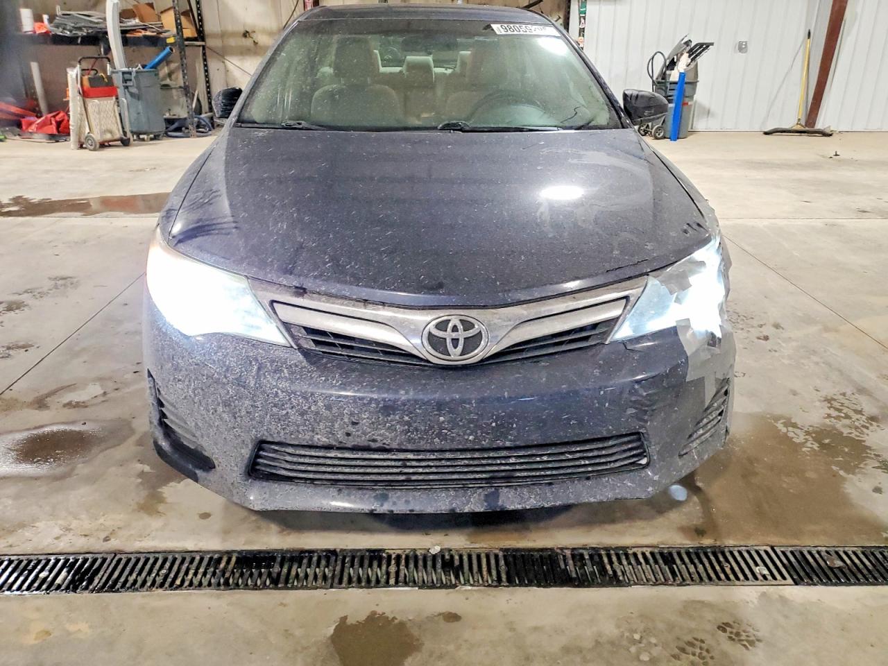 2014 TOYOTA CAMRY L photo 5