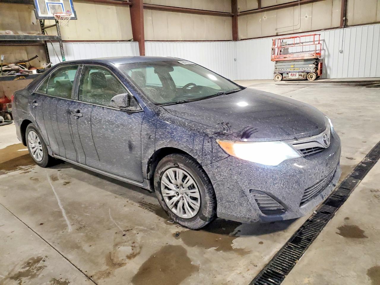 2014 TOYOTA CAMRY L photo 4