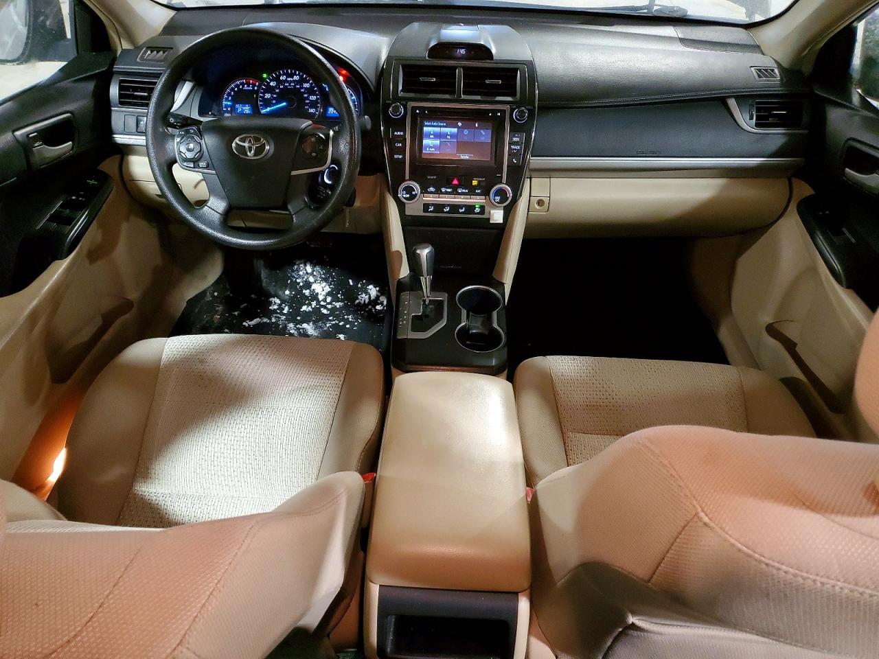 2014 TOYOTA CAMRY L photo 8