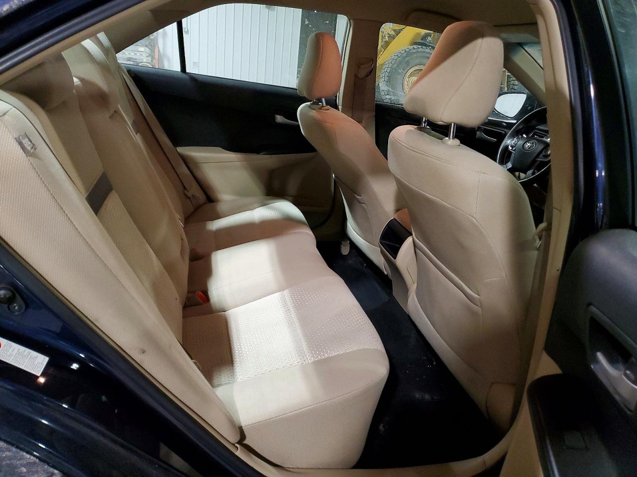 2014 TOYOTA CAMRY L photo 10