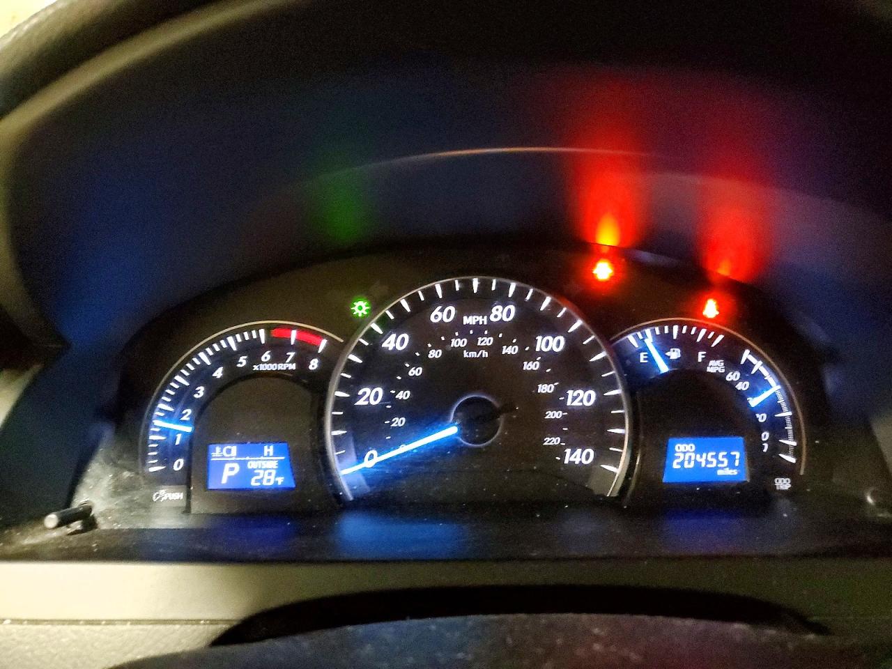 2014 TOYOTA CAMRY L photo 9
