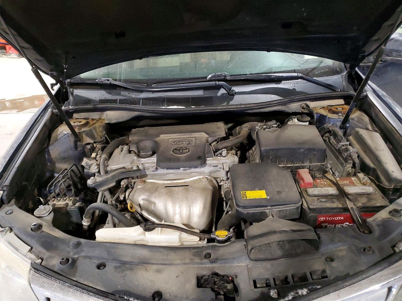 2014 TOYOTA CAMRY L photo 11