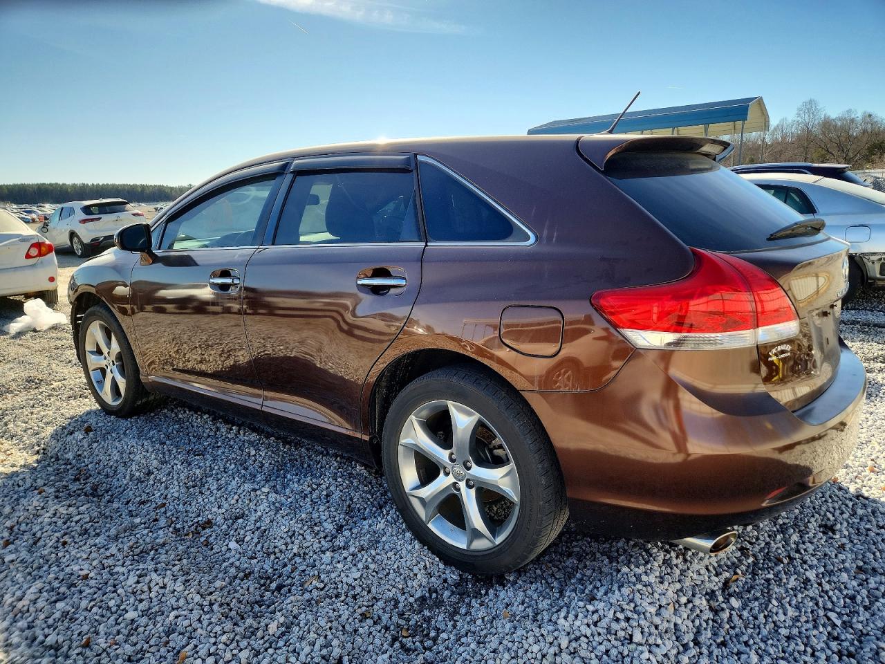2011 TOYOTA VENZA photo 2