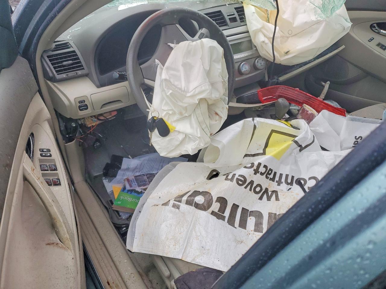 2010 TOYOTA CAMRY BASE photo 8