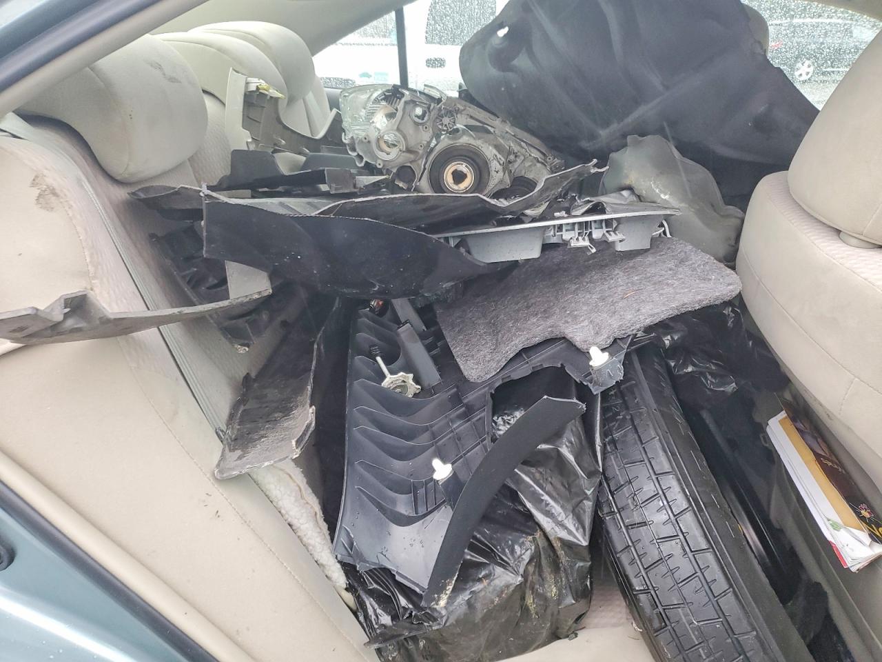 2010 TOYOTA CAMRY BASE photo 10