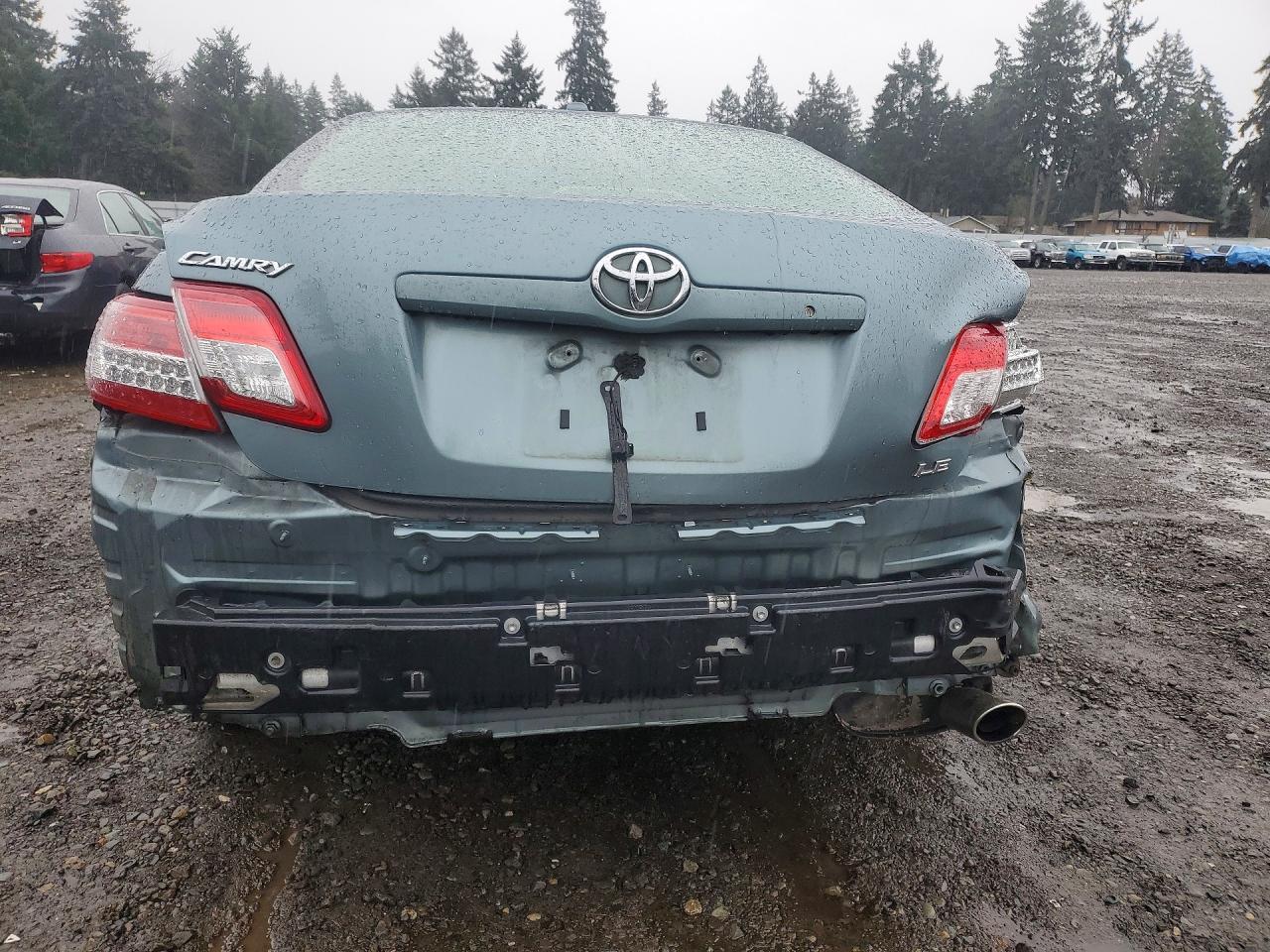 2010 TOYOTA CAMRY BASE photo 6