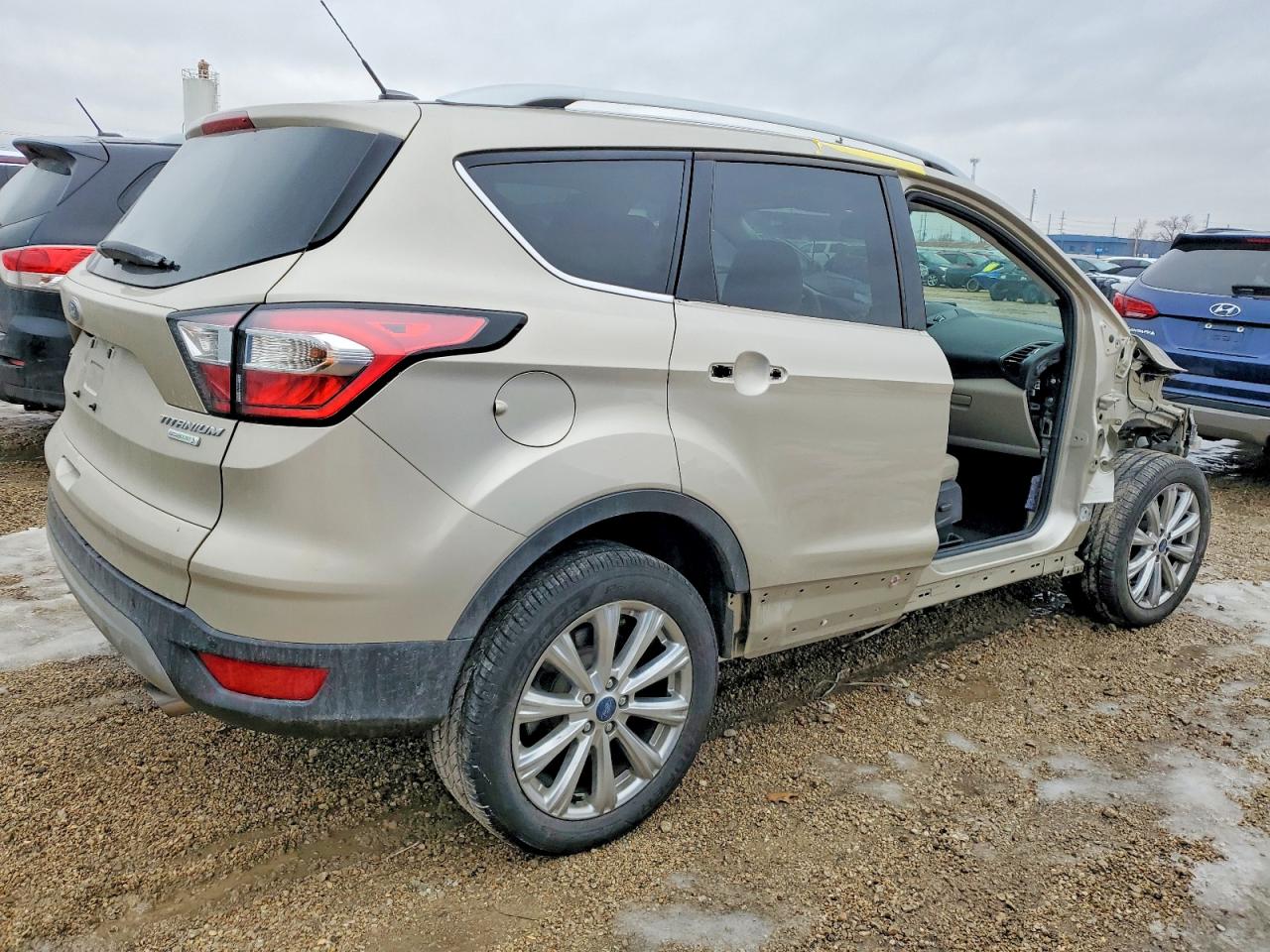 2017 FORD ESCAPE TITANIUM photo 3