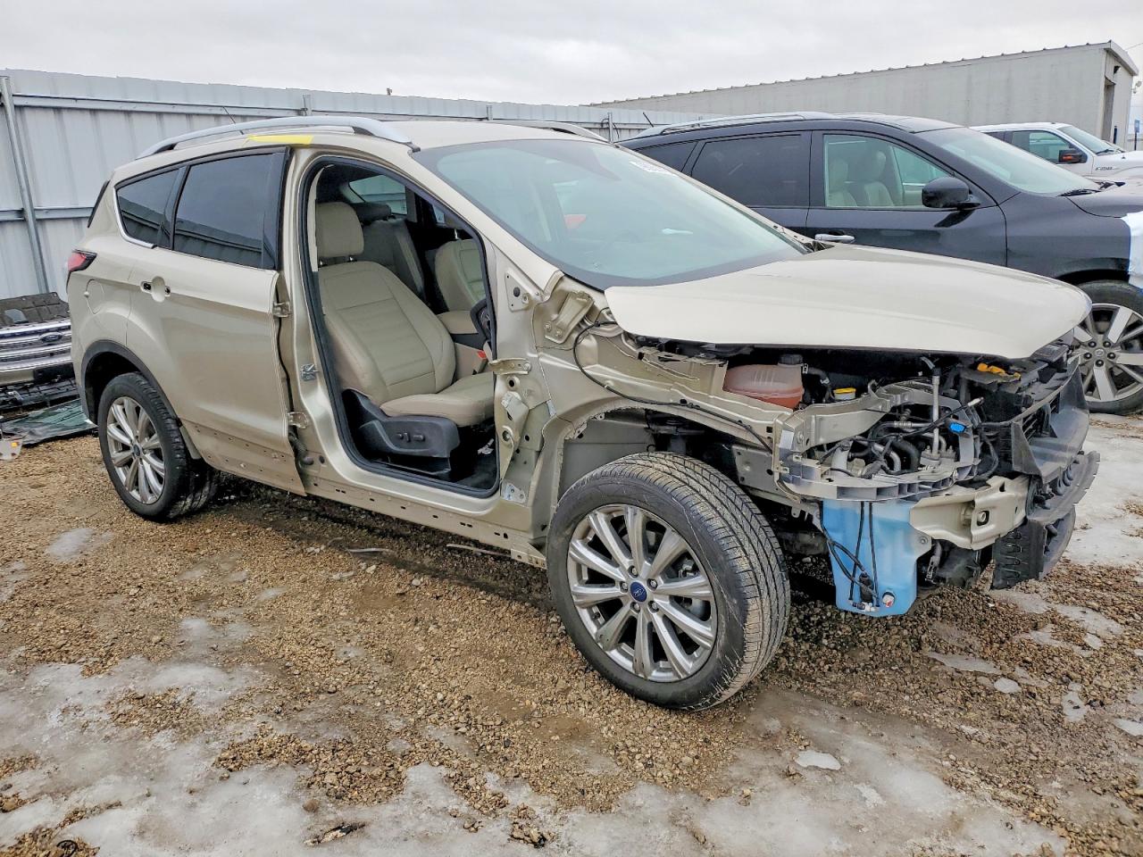 2017 FORD ESCAPE TITANIUM photo 4