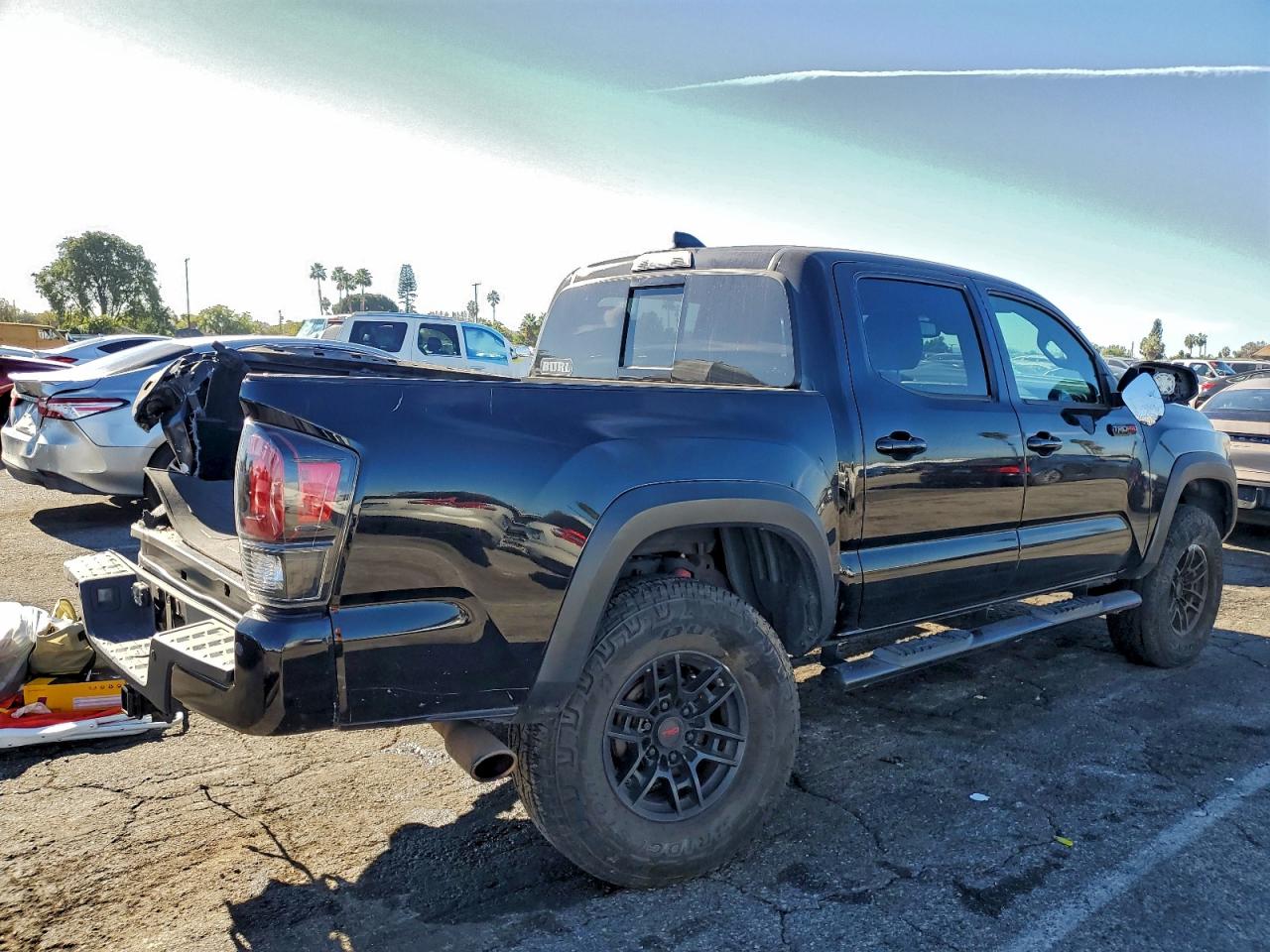 2021 TOYOTA TACOMA DOUBLE CAB photo 3