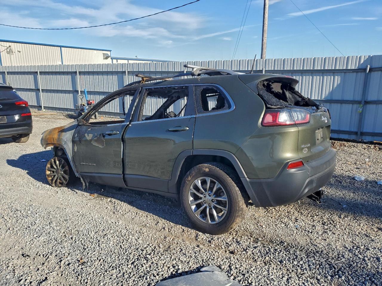 2021 JEEP CHEROKEE LATITUDE PLUS photo 2