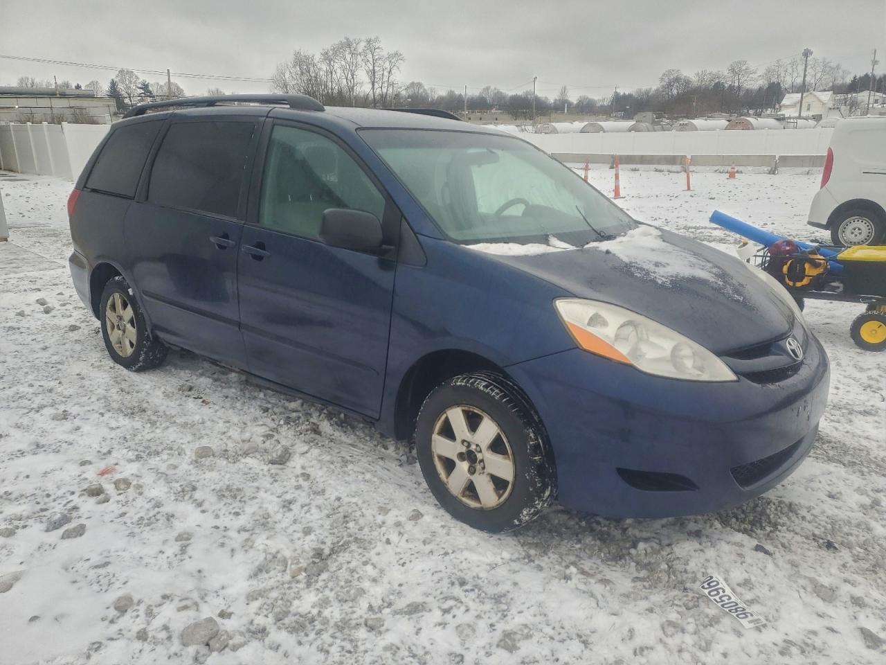 2007 TOYOTA SIENNA CE photo 4