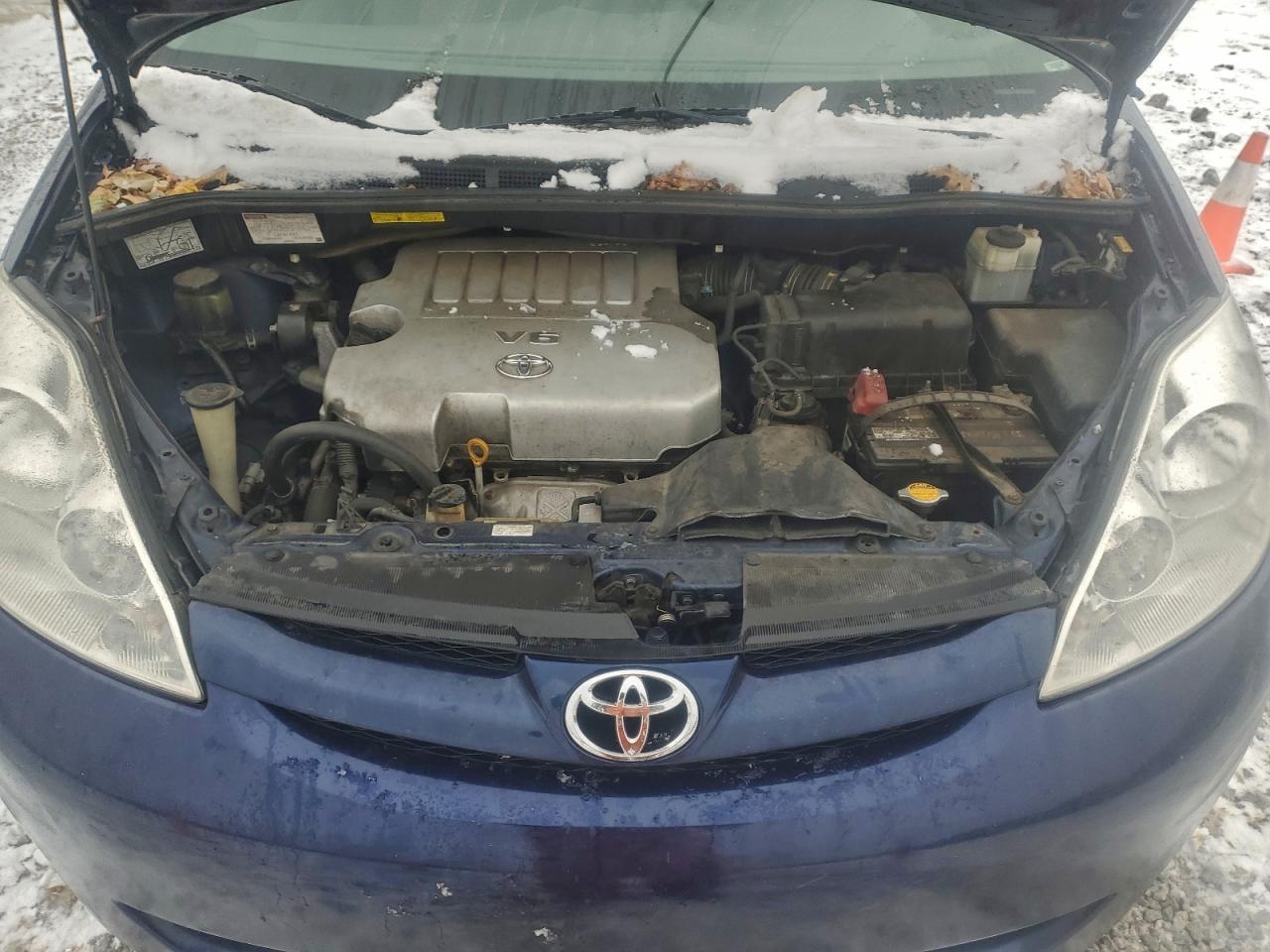 2007 TOYOTA SIENNA CE photo 12