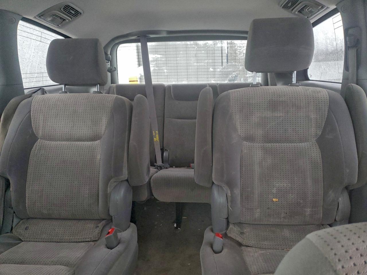 2007 TOYOTA SIENNA CE photo 10