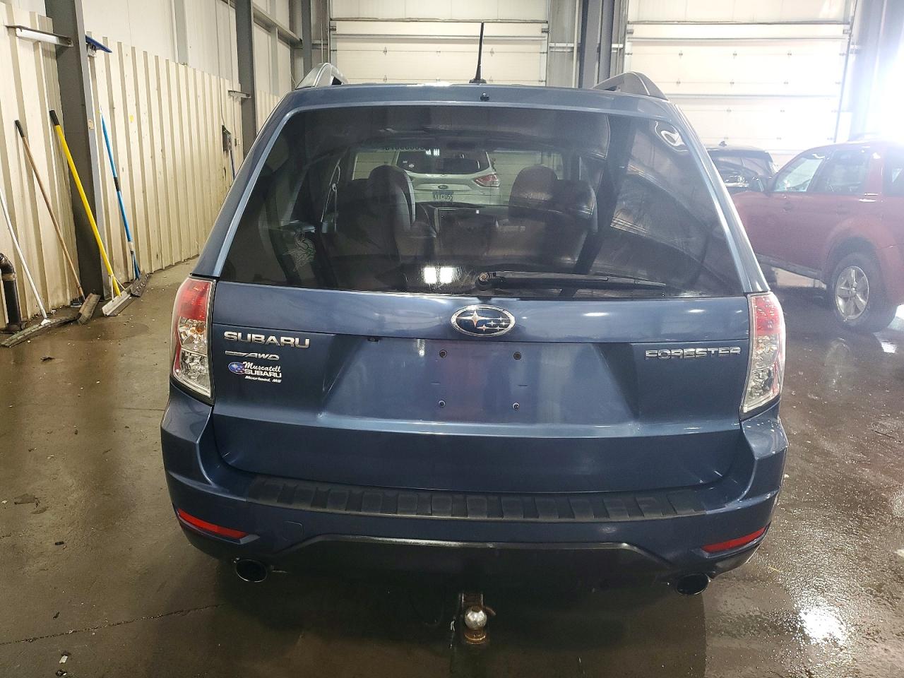 2011 SUBARU FORESTER LIMITED photo 6